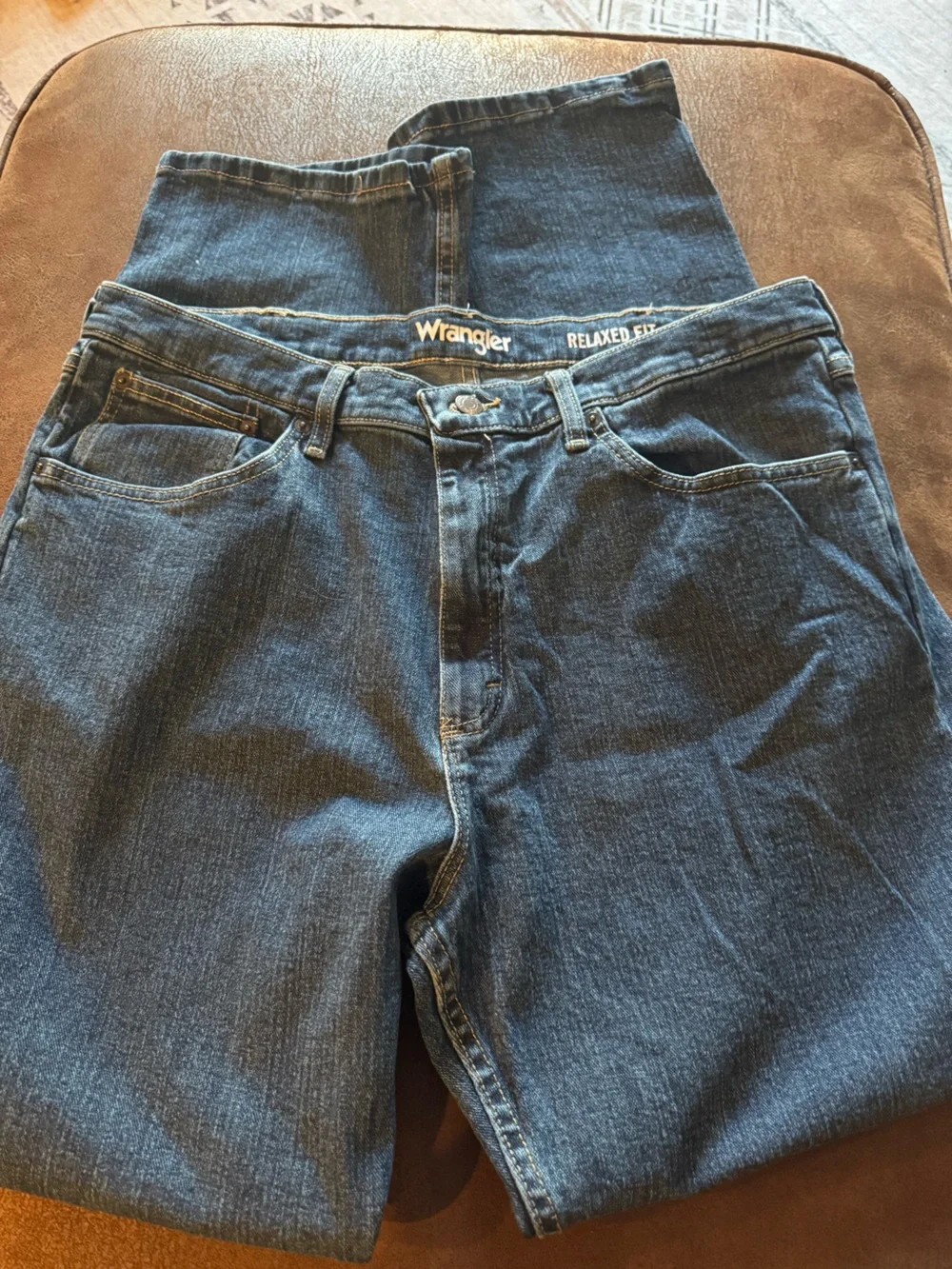 Wrangler Dark Blue Relaxed Fit Denim Jeans with Logo Patch 36 x 32 Like new!